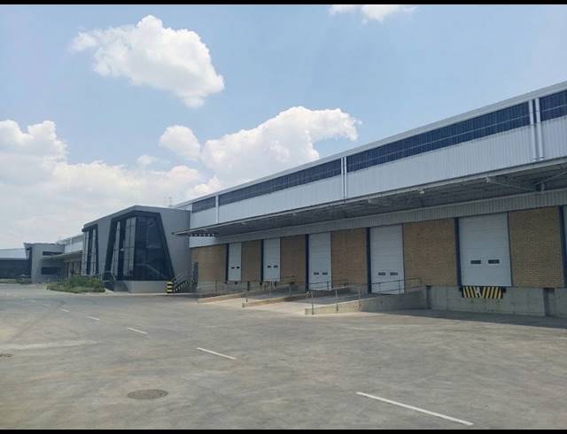 8,300M² WAREHOUSE TO LET IN AIRPORT PARK